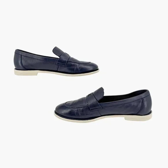 Chanel Navy Blue Leather Loafers Size 38.5 US 7.5-8 Women's CC Logo Flats - Picture 10 of 16